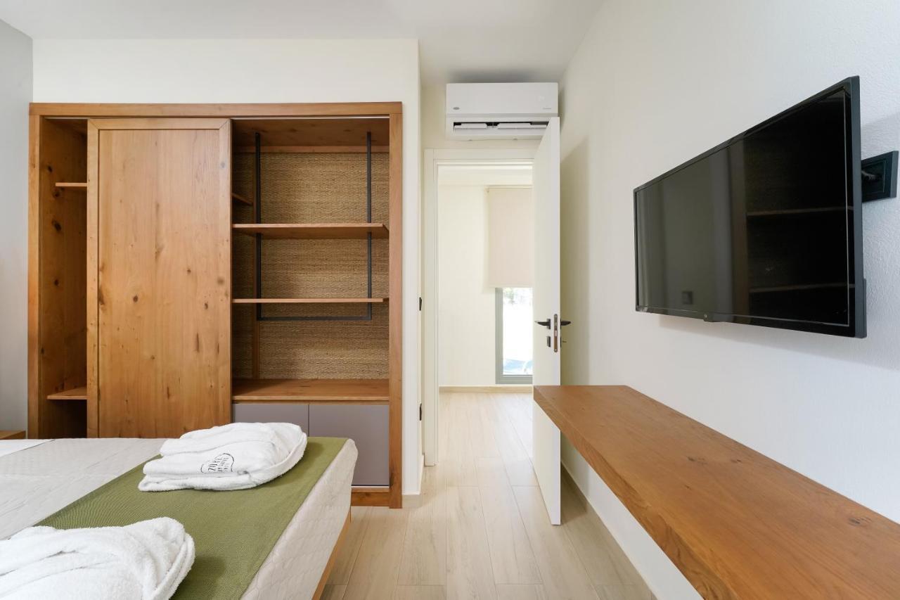 Azzure Luxury Suites Potos Exteriér fotografie