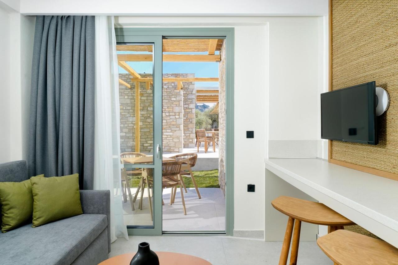 Azzure Luxury Suites Potos Exteriér fotografie