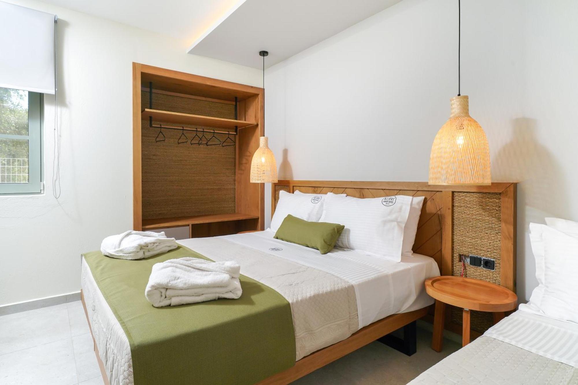 Azzure Luxury Suites Potos Exteriér fotografie