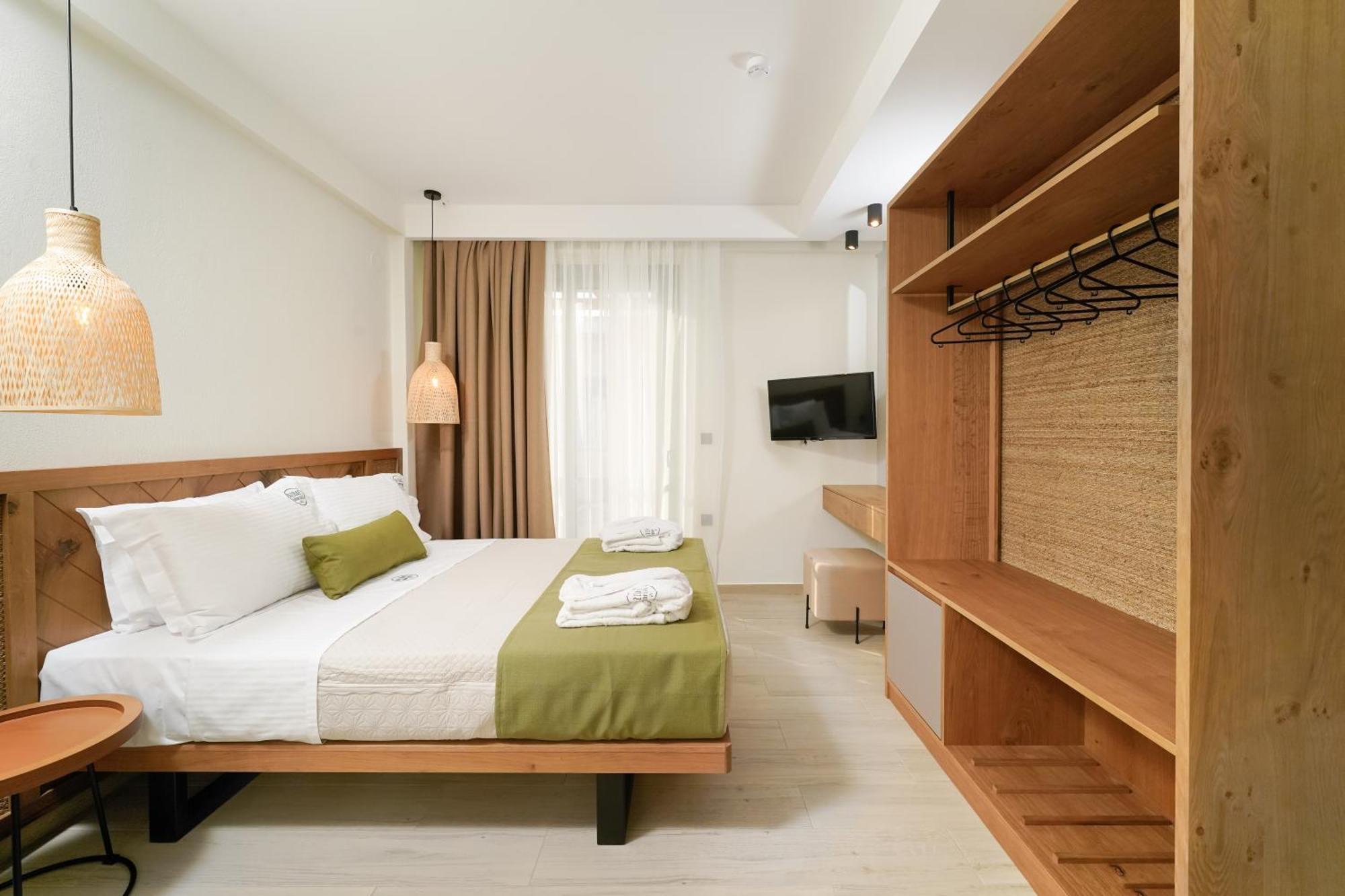 Azzure Luxury Suites Potos Exteriér fotografie