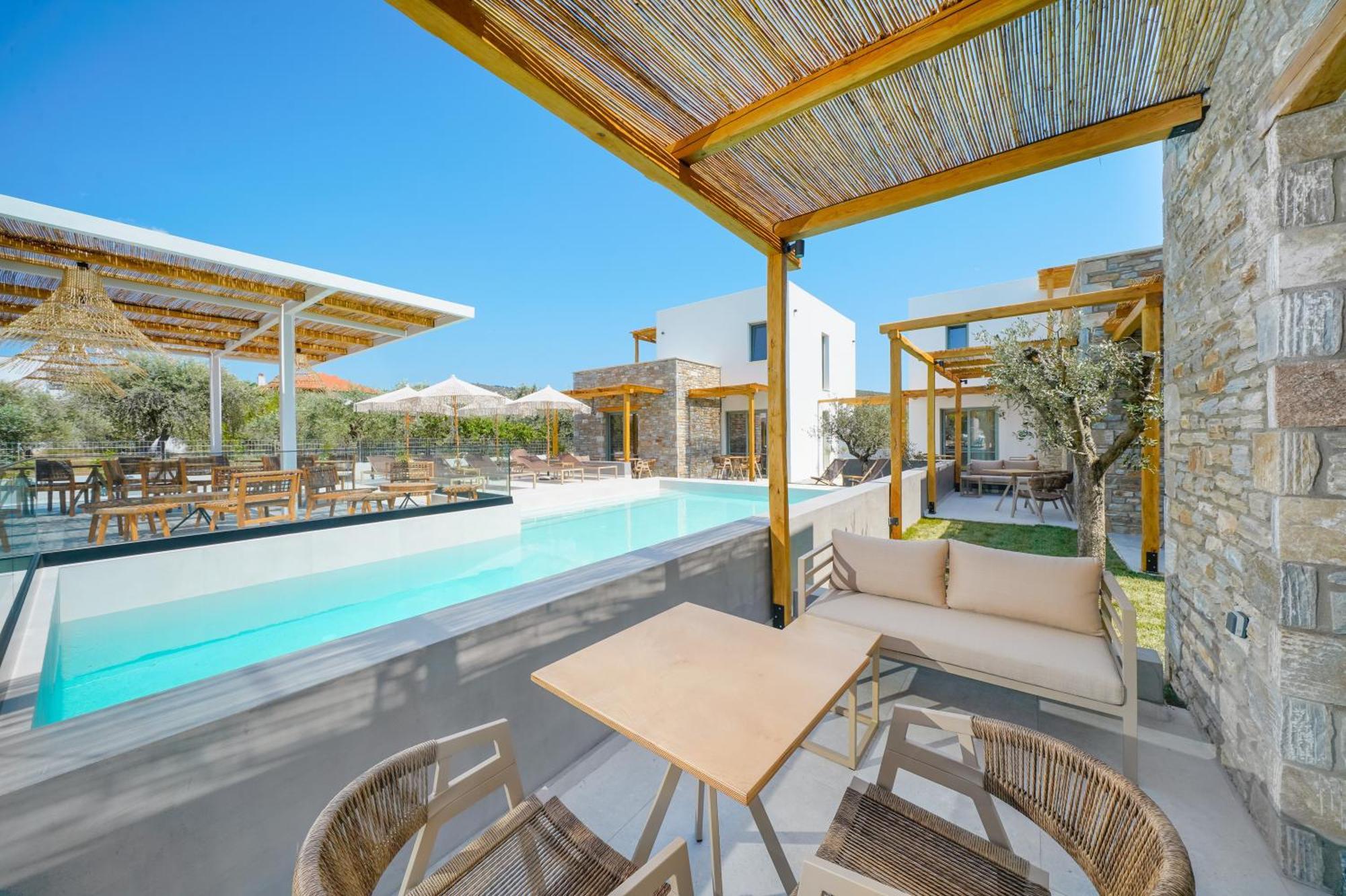 Azzure Luxury Suites Potos Exteriér fotografie