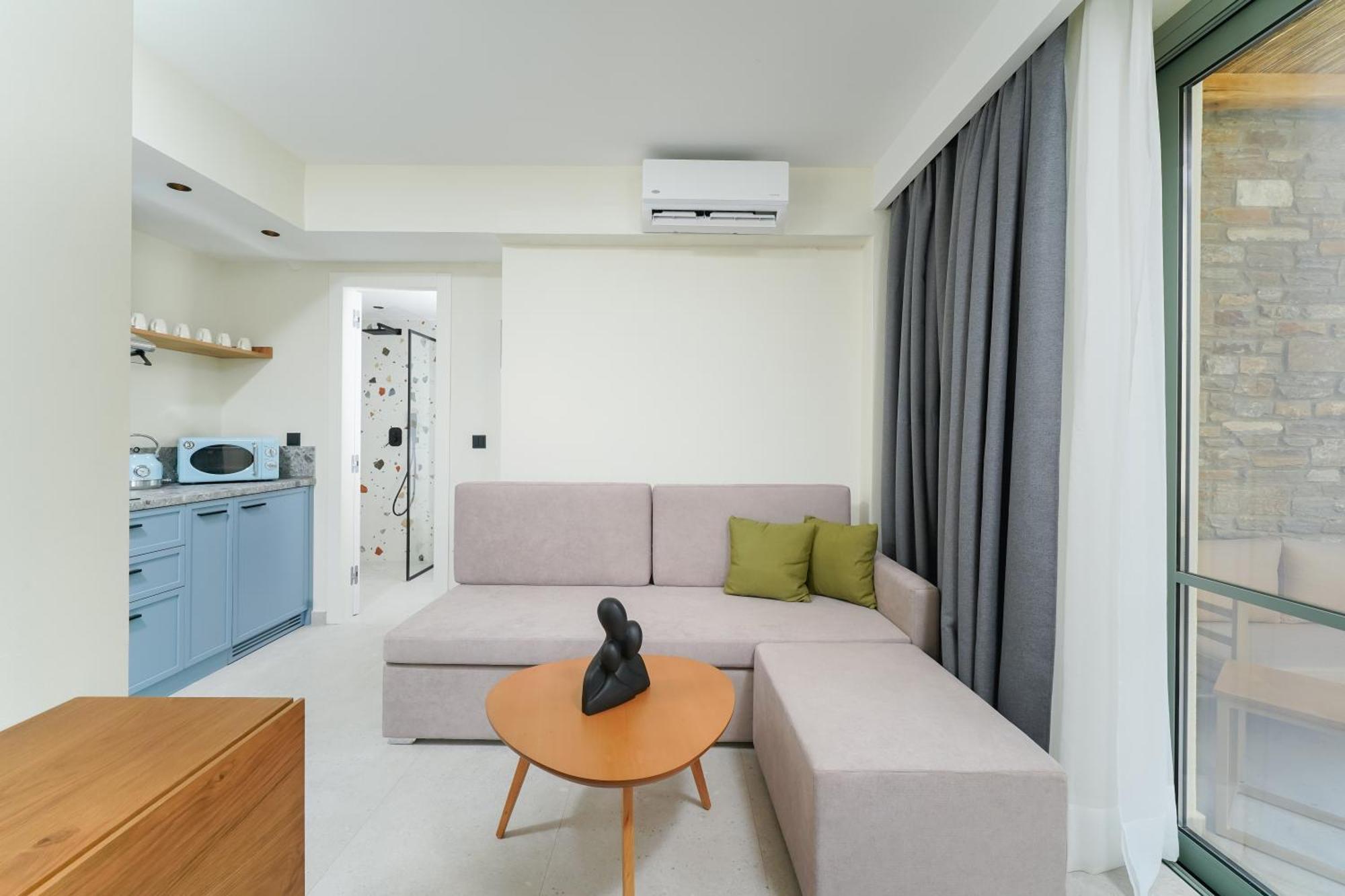 Azzure Luxury Suites Potos Exteriér fotografie