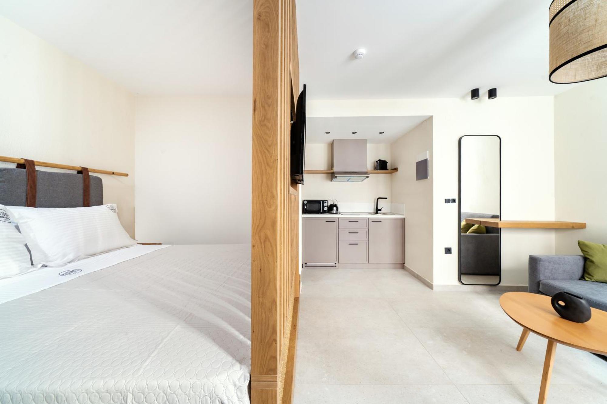 Azzure Luxury Suites Potos Exteriér fotografie