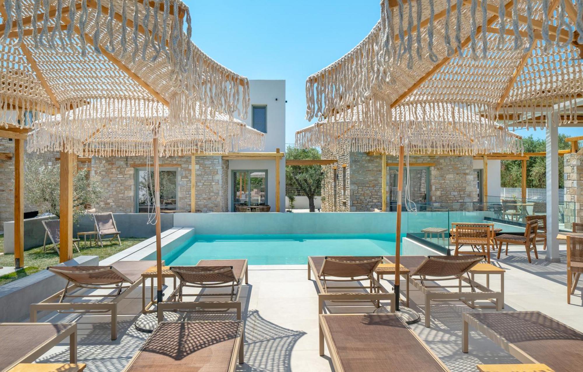 Azzure Luxury Suites Potos Exteriér fotografie